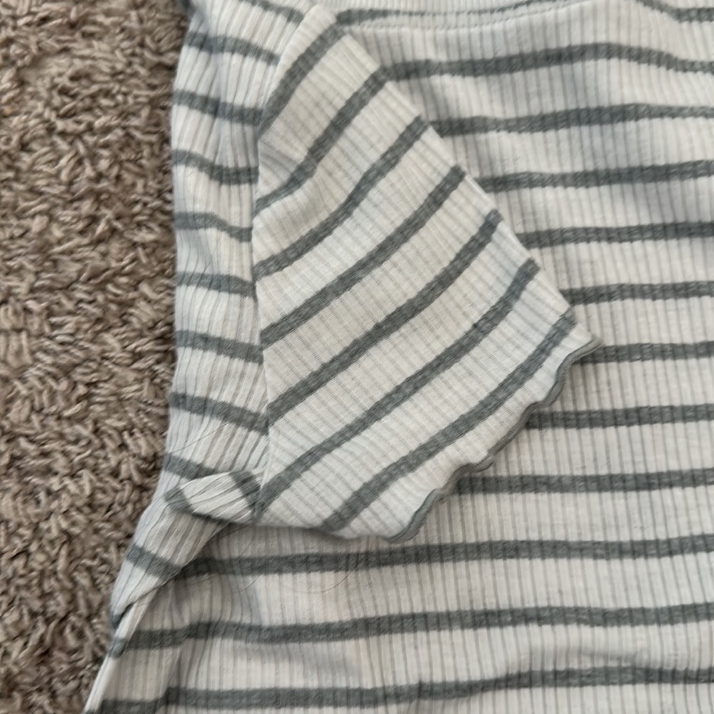 Basic Striped Crop-Top - Picture 3 of 3